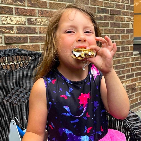 Meet your Posher, Cori - Picture 3 of 5